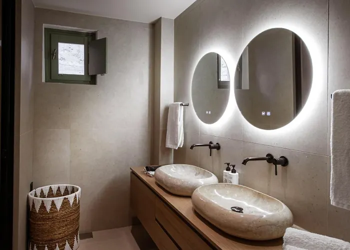 Mint Private Pool And Jacuzzi By Checkin