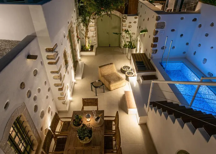 Mint Private Pool And Jacuzzi By Checkin Herszonisszosz