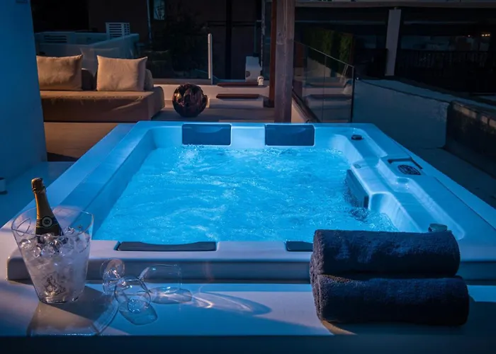 Mint Private Pool And Jacuzzi By Checkin *