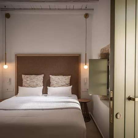 Mint Private Pool And Jacuzzi By Checkin Herszonisszosz